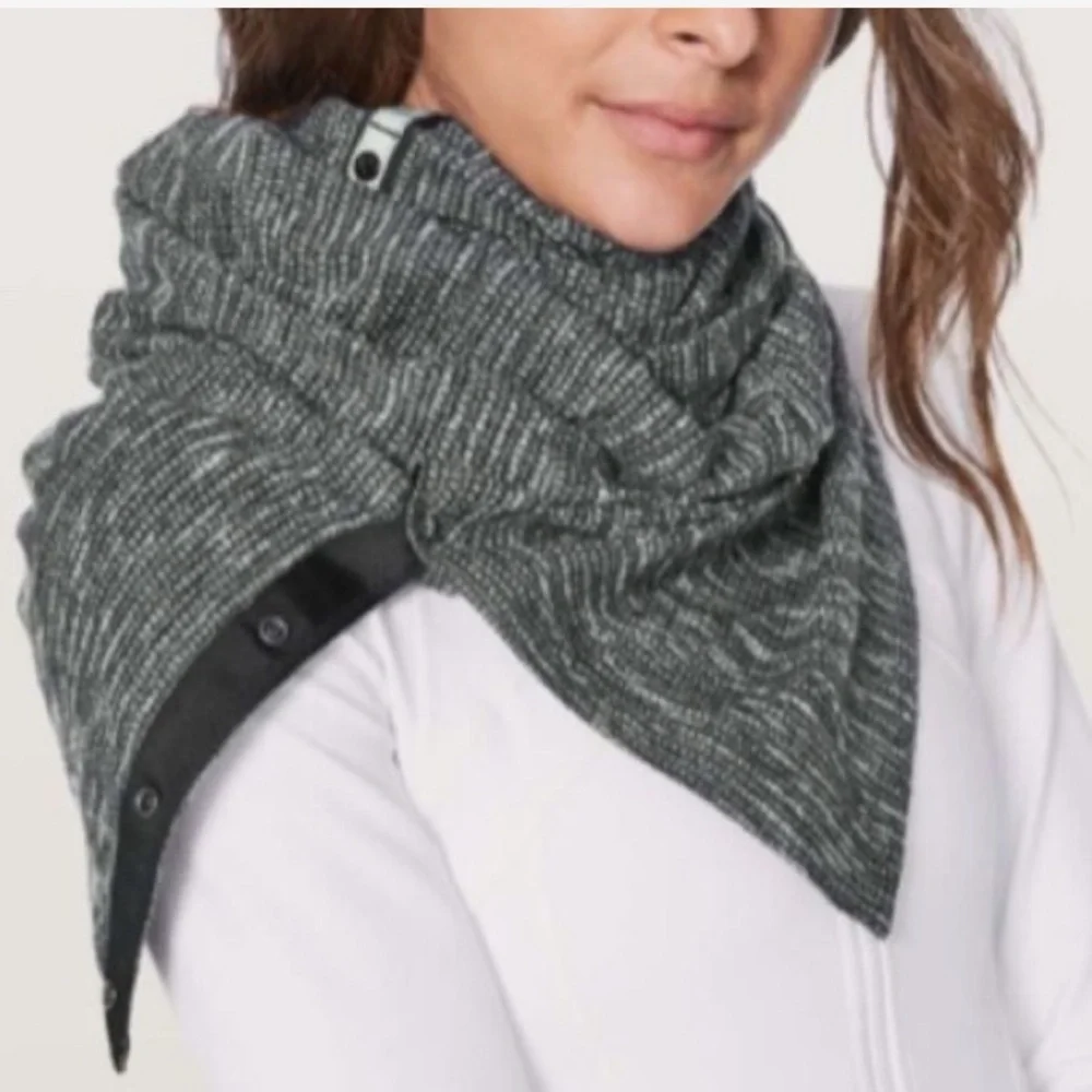 Lululemon Athletica - Heathered‎ Green, Vinyasa Scarf